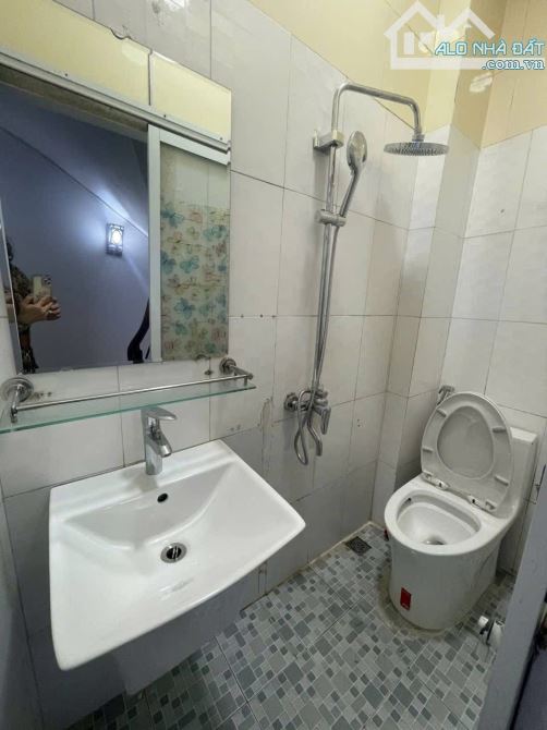 🔥HỘ KHẨU HOÀN KIẾM - NHÀ BẠCH ĐẰNG - NGÕ BA GÁC, GẦN PHỐ - 5 TẦNG FULL ĐỒ CHỈ 4,3TỶ🔥🔥 - 5