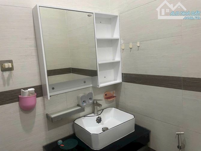 BÁN NHÀ 3 TẦNG ĐÚC HIỆP THÀNH QUẬN 12 GIÁ RẺ 5.99 TỶ DIỆN TÍCH 100m2 ( 8 x 13 ) full thổ - 5