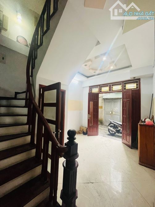 Ngon! Bán Nhà Yên Hoà - Cầu Giấy - Ngõ Rộng - 2Nhà Ra Phố -Ba Gác Đua -42M2 -5Tầng - 9 Tỷ - 5