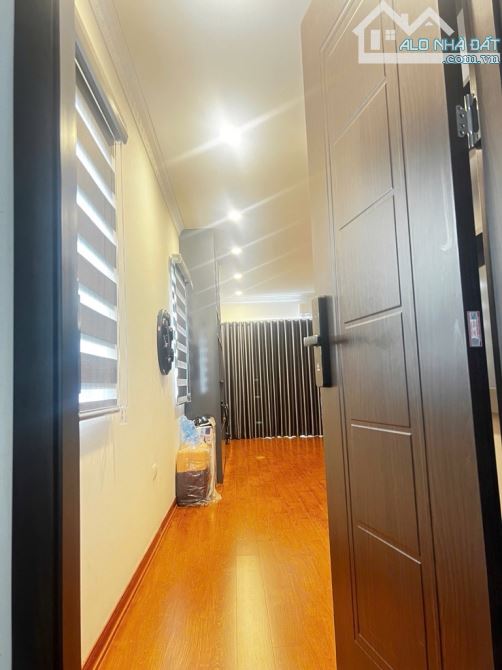 🏡 SIÊU PHẨM VIỆT HƯNG – NHÀ ĐẸP LÔ GÓC, THANG MÁY, Ô TÔ VÀO NHÀ! - 6