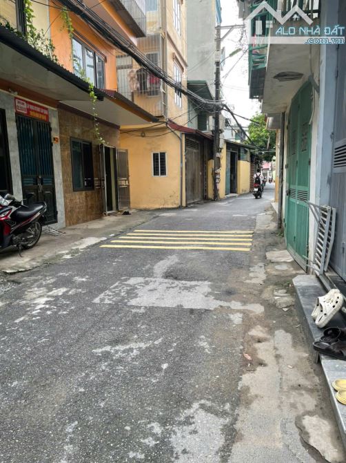HOÀNG TĂNG BÍ - Ô TÔ ĐỖ CỬA - KINH DOANH TỐT - NGÕ THÔNG - 30M2, 5 TẦNG, MT 3,9M - 5,8 TỶ - 6