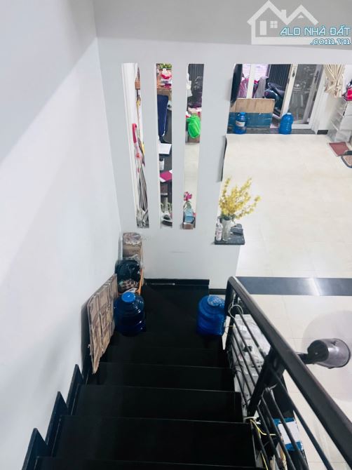 Nhà bán 3 tầng kiên cố cách đường Độc Lập 50m. hẻm xe hơi. Tân Phú, Hồ Chí Minh - 6