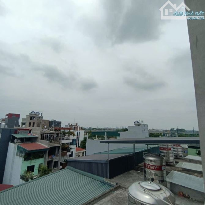 BÁN NHÀ ĐẸP, MỚI PHỐ TRẠM – GARA 2 Ô TÔ – MẶT TIỀN 5,2M – NỞ HẬU – 62M2 CHỈ 15,5 TỶ - 6