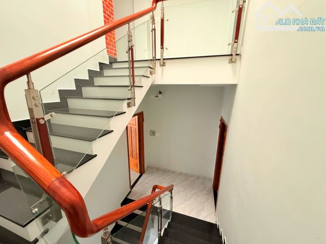 BÁN NHÀ 3 TẦNG MẶT TIỀN KINH DOANH NGUYỄN THỊ THƠI, QUẬN 12–121M², NGANG 5M–CHỈ 9.8 TỶ - 6