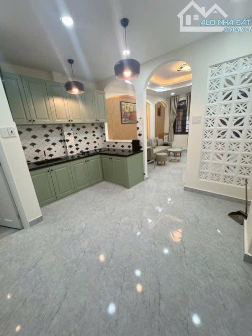 LÔ GÓC 2 MẶT HẺM- THỐNG NHẤT - GÒ VẤP- 4,99 TỶ- 4X9- 2 TẦNG- NHÀ MỚI TK HIỆN ĐẠI - 6