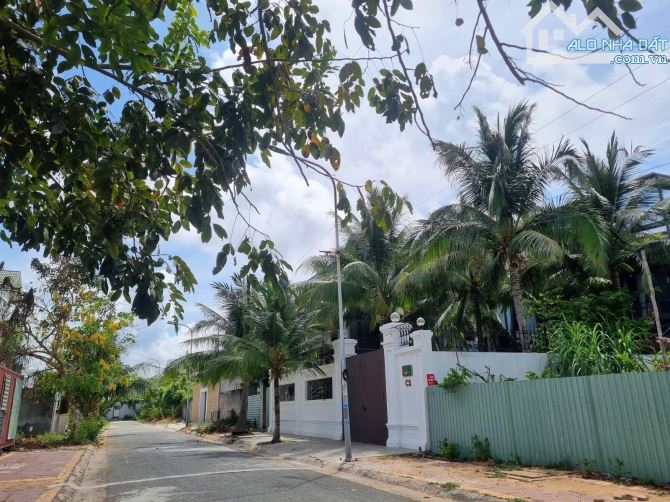 BÁN ĐẤT BIỆT THỰ BIỂN GÓC 2 MẶT TIỀN CÁCH DÁ SUN GROUP BLANCA CITY 100M - DT 322M2=15X22,5 - 6