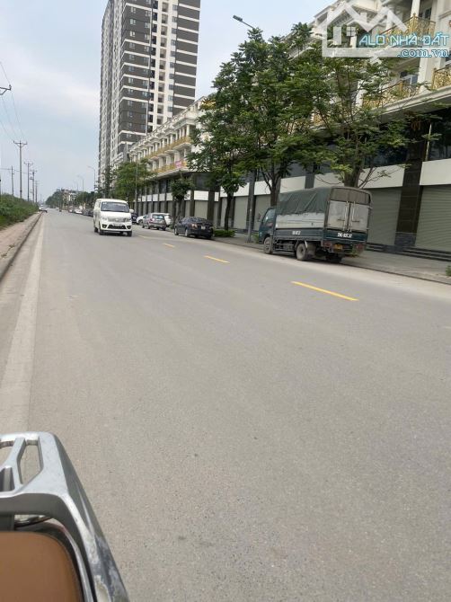 Nam Đuống Thượng Thanh Long Biên nhà đẹp 76m2, 4 tầng, nở hậu, trước nhà ô tô tránh - 7
