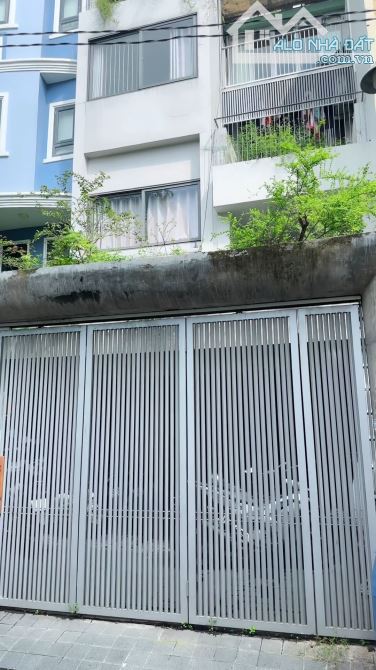 Bán nhà ngay quận 1- 6x28m 4 tầng đang khai thác phòng Dorm 100tr/th- đường Nguyễn Cửu Vân - 7