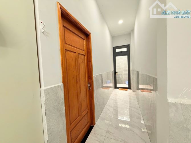 BÁN NHÀ 3 TẦNG MẶT TIỀN KINH DOANH NGUYỄN THỊ THƠI, QUẬN 12–121M², NGANG 5M–CHỈ 9.8 TỶ - 7
