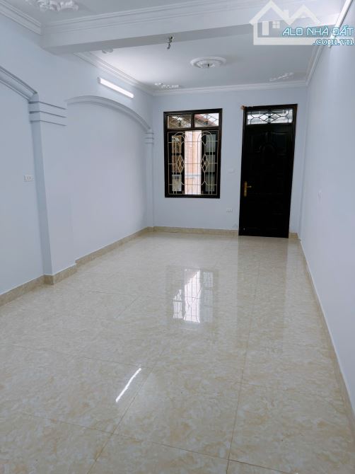Bán nhà mới 35m2 x 6 tầng, ô tô đỗ cửa, 5 ngủ, 5 WC, ngõ 521 Trương Định, Q Hoàng Mai