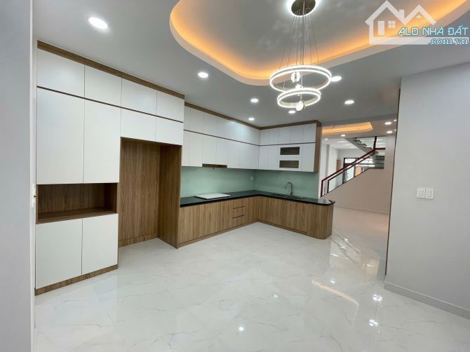 Hẻm Xe Tải Trịnh Đình Trọng - 100M2 - 3 Tầng - Giá 10 Tỷ x. - 8