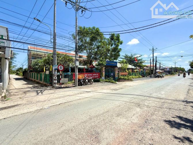 Nhà Cấp 4 Xây Tâm Huyết - Sổ Hồng Riêng . Đường Xe Hơi 🚗 Tới Nhà. Diện tích 5 x 15m - 8
