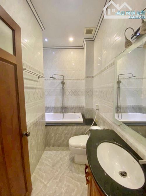 Chủ gửi. NHÀ 1 TRỆT 2 LẦU - KDC SỐ 9, ĐƯỜNG 30/4, TP. CẦN THƠ. Gần Vincom Xuân Khánh - 8