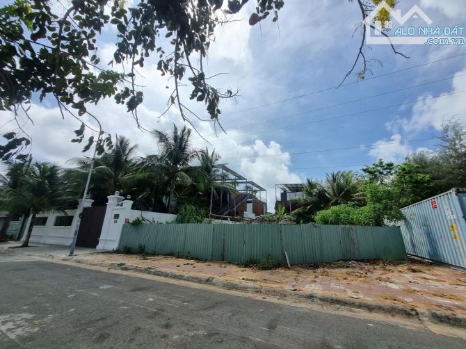 BÁN ĐẤT BIỆT THỰ BIỂN GÓC 2 MẶT TIỀN CÁCH DÁ SUN GROUP BLANCA CITY 100M - DT 322M2=15X22,5 - 7