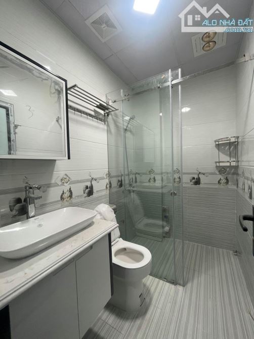Bán CCMN Triều Khúc. Dt 60m², 8 tầng, thang máy, 12P full nội thất – 70tr/th – giá 11.9 tỷ - 9