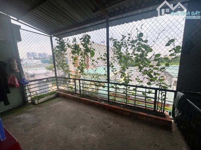 nhà 1 trệt 1 lầu 111m2  và 5 phòng trọ 3ty6 TL cách đường Phạm Hữu Lầu 100m - 9