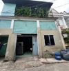 nhà 1 trệt 1 lầu 111m2  và 5 phòng trọ 3ty6 TL cách đường Phạm Hữu Lầu 100m