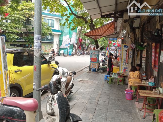 Bán Nhà mặt phố Hàng Điếu 387m2 * 3 Tầng, MT 16m, Giá 180 tỷ