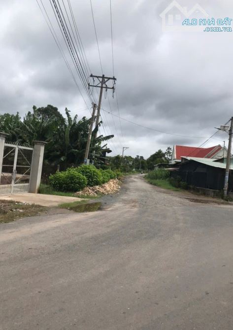 Cần bán lô đất full thổ cư giá 280 triệu liền kề khu công nghiệp Trảng Bàng