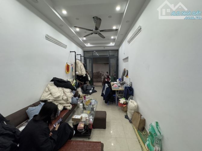 Bán nhà nguyễn chính 43m2 3 tầng còn mới – ô tô gần - giá 6.4 tỷ