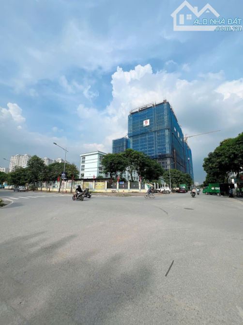 BÁN ĐẤT BÙI QUỐC KHÁI- HOÀNG MAI, 45 M2, CẤP 4, MẶT TIỀN 3,5 M, GIÁ 14,4 TỶ.