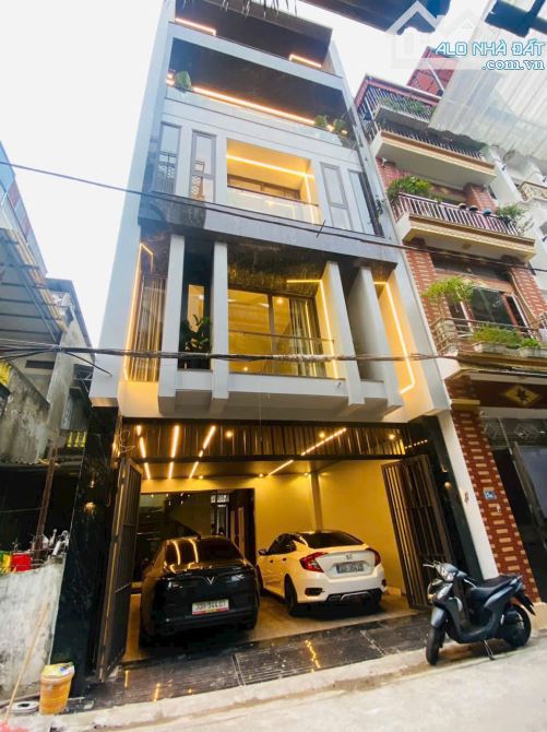 Bán căn nhà 3 mặt tiền ô tô tránh tại NGỌC THỤY LONG BIÊN - 60m 7tầng thang máy - giá tốt.