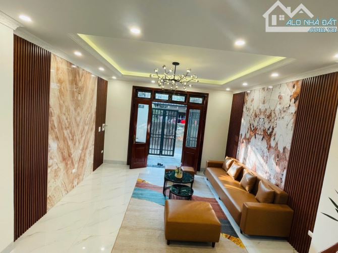 BÁN NHÀ THẠCH BÀN 6.X TỶ, 42M2, 5 TẦNG, MT4M, CHỦ THIỆN CHÍ BÁN, GIẢM SỐC