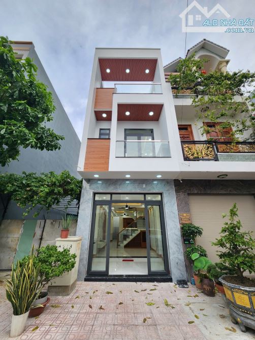 5,5Tỷ TL🔥Bán nhà Đúc 3Tấm_72,3m2_Gần Vincom ngã tư 550 cỉ 500m, p.Tân Đông Hiệp, Tp.Dĩ An