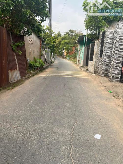 Đất chánh mỹ : 6 x 23 nở hậu 9,7m sổ sẵn