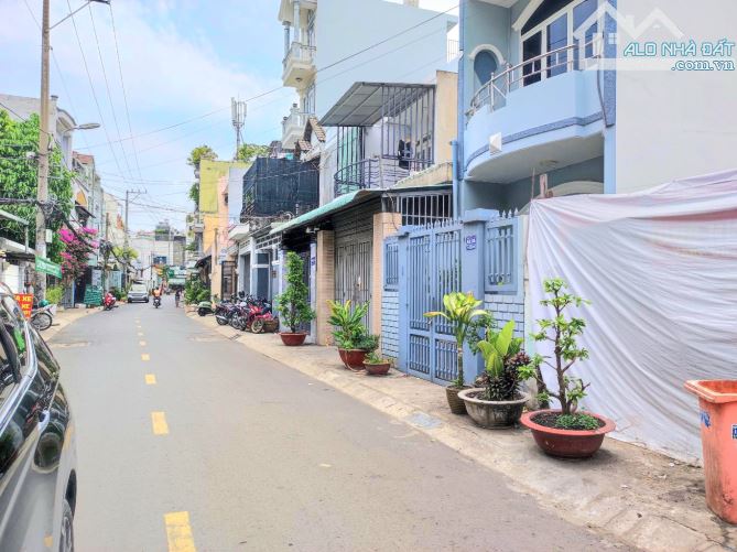 Ban đất tặng nhà C4, Hẻm ô tô Quang Trung P8 Gò Vấp, 8.5x24m, 17.x tỷ