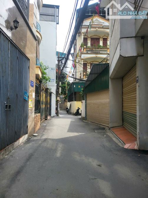 BÁN ĐẤT PHÚC ĐỒNG GIÁ 7.X TỶ, 63M2, MT4.5M, Ô TÔ THÔNG TRƯỜNG HỌC, ĐÔNG NAM, SIÊU ĐẸP
