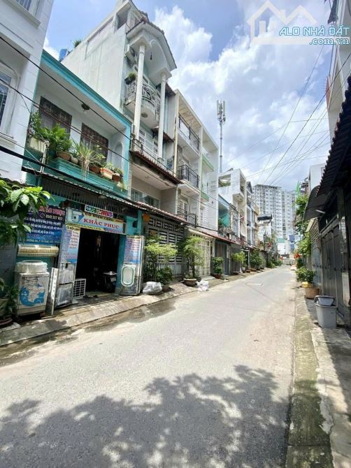 Hẻm xe hơi 8m,1 sẹc,Phan Huy Ích, Gò Vấp,130m2, ngang 8m dài 16m, lô góc 2mt ,Gía 10,8 tỷ