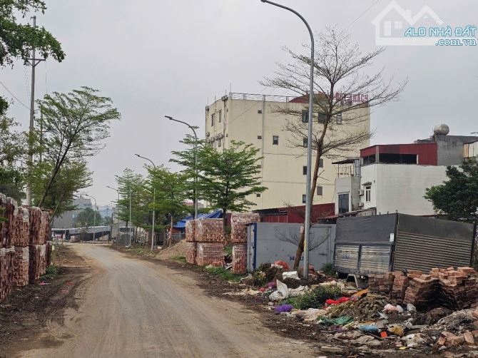 CHUYỂN NHƯỢNG LÔ XUÂN Ổ, VÕ CƯỜNG, BẮC NINH. DT 173M2 MẶT 9M