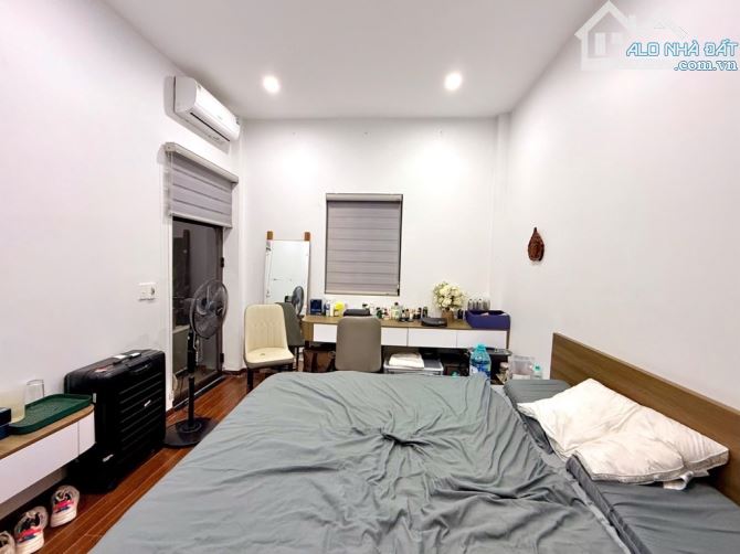 Bán Nhà Trương Định Ngõ Nông,Full Nội Thất,32m2,5 tầng,6.8tỷ