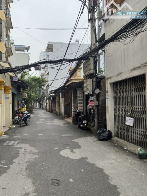 BÁN NHÀ CẤP 4 HỒ TÙNG MẬU - ĐƯỜNG Ô TÔ TRÁNH - MẶT NGÕ KINH DOANH - XÂY CHDV CỰC ĐẸP