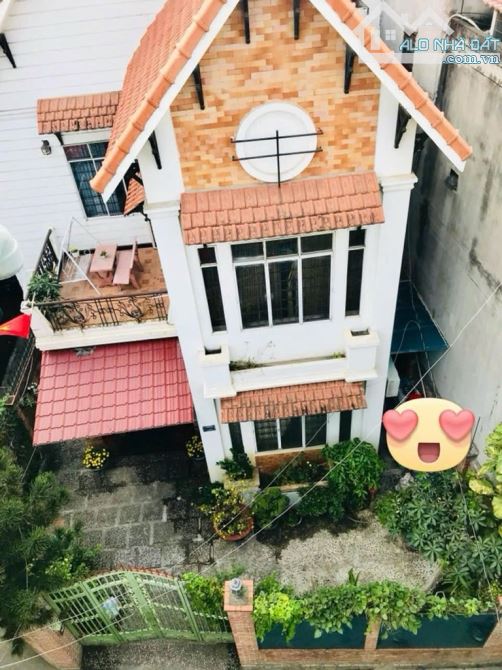 BÁN BIỆT THỰ Hồ Đắc Di, Tân Phú 3 tầng 144m2 (9x16). Biệt thự đẹp ở ngay. Giá chỉ 13,3 tỷ.