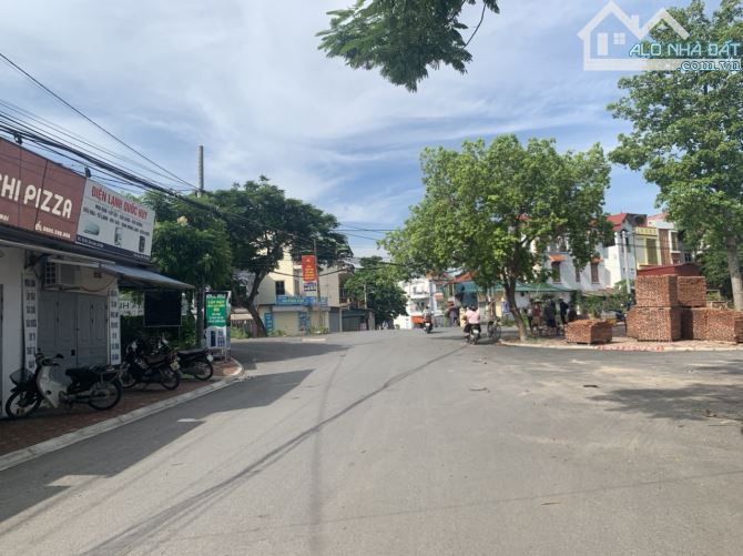 Bán 90m đất đấu giá làng Cam Cổ Bi, đường 13m vị trí có thể vừa ở vừa kinh doanh