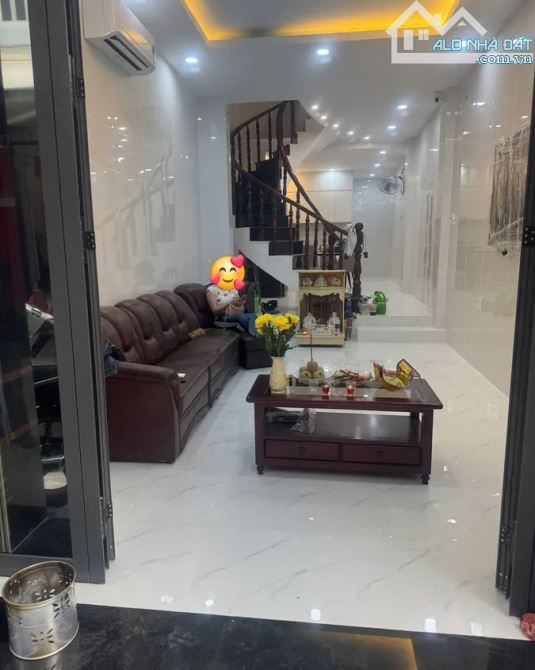 SỐC! Giảm Ngay 300 Triệu – Nhà VIP Trần Phú Q.5, 4 Tầng, Ôtô Đỗ Cửa – Chỉ 10.6 Tỷ!