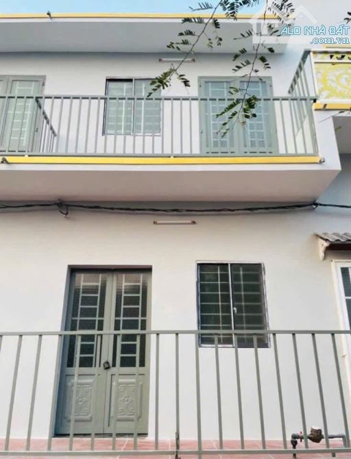 nhà 1 tấm giá rẻ 549tr gần coopmart Cần Giuộc đường oto, khu dân đông cách QL50 tầm 50m