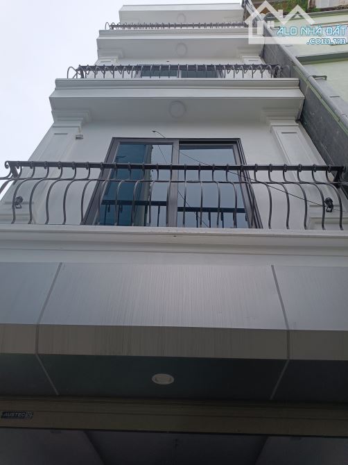 Tây mỗ 41m2-4.5 tầng- 6.75 tỷ ngõ ô tô thông- dân xây chắc chắn-dân trí cao
