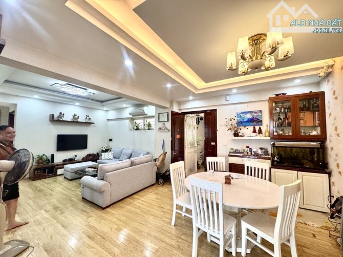 🌟 BÁN CĂN GÓC CHUNG CƯ VIỆT HƯNG – 103M² – 3 NGỦ – NỘI THẤT XỊN – GIÁ CHỈ NHỈNH 5 TỶ 🌟