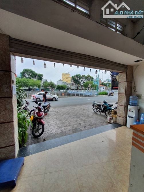 Bán Nhà Mặt Tiền Hoàng Sa TT Quận 3