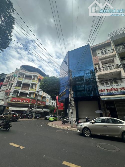 BÁN NHÀ 5 TẦNG GÓC 2 MẶT TIỀN ĐIỆN BIÊN PHỦ- NGUYỄN BÍNH. DT: 8x11,3M. GIÁ: 28 TỶ