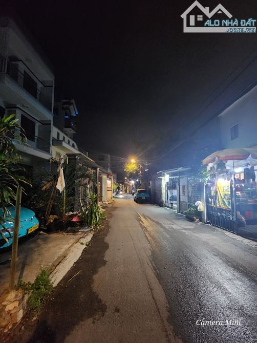BÁN CHDV 100M2, DÒNG TIỀN KHAI THÁC 80TR/THÁNG, HẺM XE HƠI, CÓ THANG MÁY, NỞ HẬU