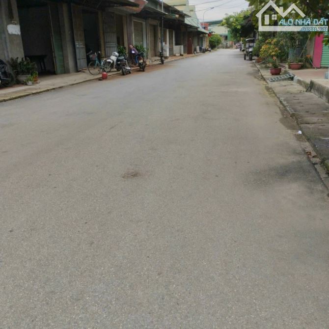 NGAY HÀ NỘI CÁCH  200M CÓ  LÔ ĐẤT GÓC 3 THOÁNG  GIẢM 1 TỶ   KIM THIỀU   PHÙ  KHÊ  DTG100M2 - 1