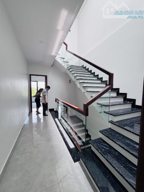 Nhà đẹp Full NT, thiết bị điện tử, ở ngay, khu VIP, đường QH, 100m*3T, 5.5 tỷ (TL) - 1