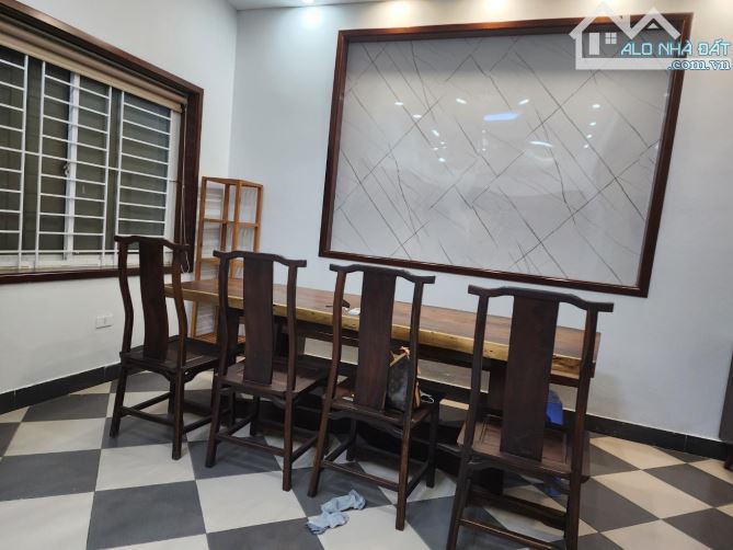 NHÀ BIỆT THỰ ĐẲNG CẤP - MÓNG 9 TẦNG - GARA Ô TÔ NGỦ TRONG NHÀ - HÀNG XÓM STARTLAKE - 1