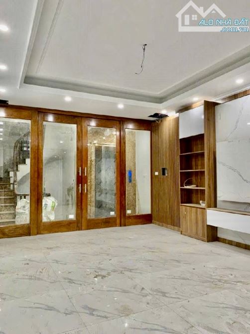 XUÂN PHƯƠNG -43M x 5 TẦNG - THANG MÁY- FULL ĐỒ - Ô TÔ ĐỖ GẦN. - 1