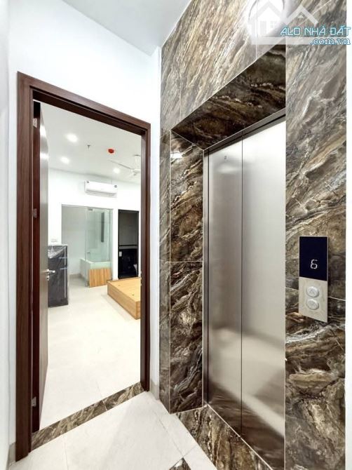 Phố Đỗ Nhuận, sát công viên Hoà Bình, 40m2 chỉ 9 tỷ, ngõ thông, ô tô đỗ, thang máy - 1