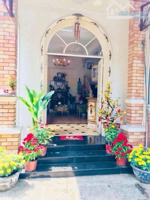 BÁN BIỆT THỰ Hồ Đắc Di, Tân Phú 3 tầng 144m2 (9x16). Biệt thự đẹp ở ngay. Giá chỉ 13,3 tỷ. - 1